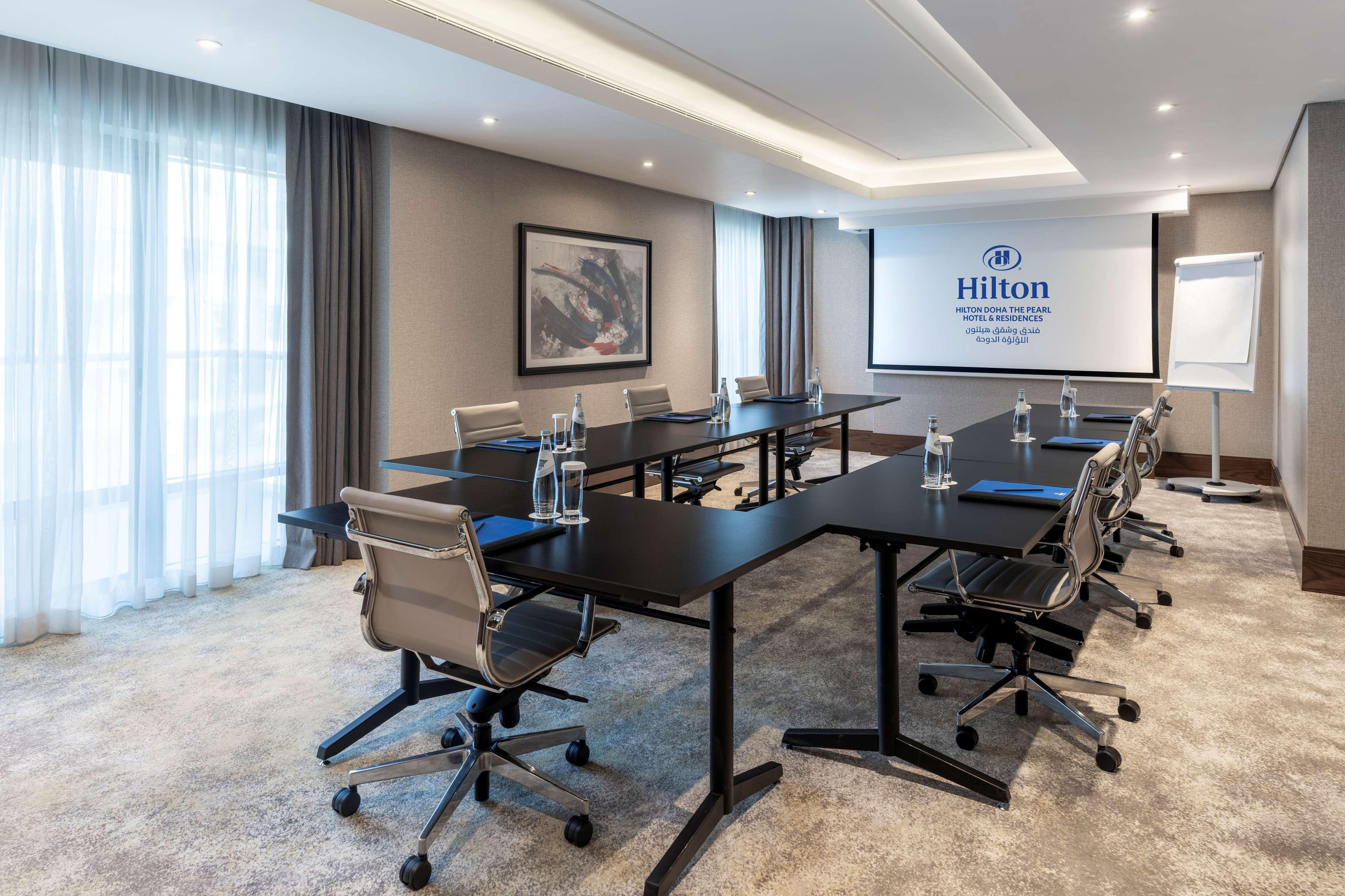 Готель Hilton Doha The Pearl Екстер'єр фото Meeting room